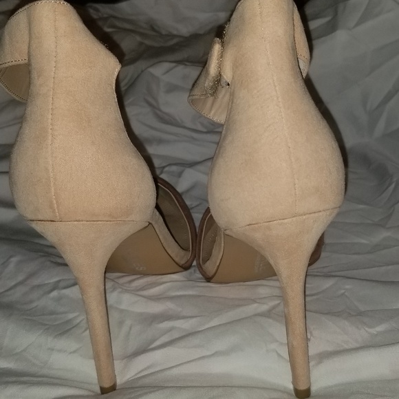 Charles by Charles David Heels - Picture 3 of 3